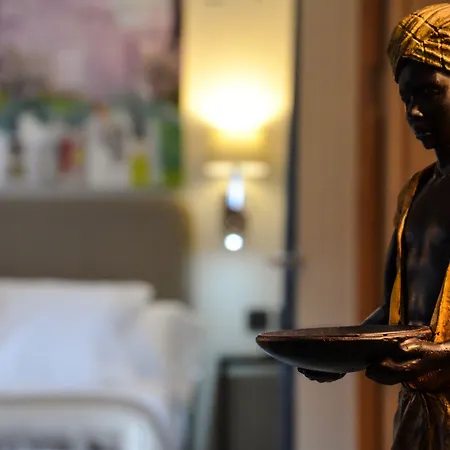 Aguilas5 Sevillasuites Sevilla